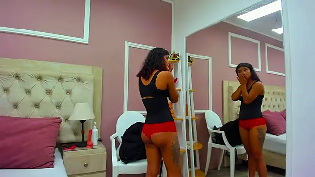 merlyaluna online show from September 12, 2025, 11:15 pm