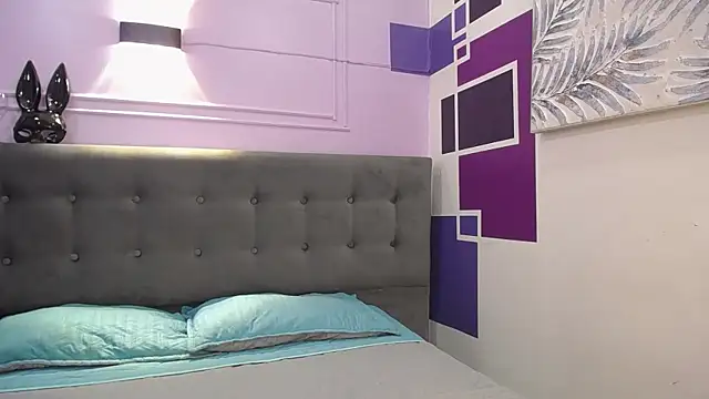 tiiny emilly online show from September 26, 2025, 8:13 pm