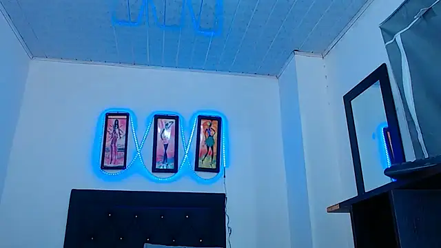 natashat lorent online show from March 26, 2026, 10:59 pm