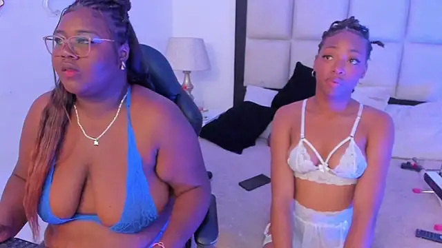 Snapshot of ElisabettaMonroy chatting on December 17, 2025, 8:59 pm ElisabettaMonroy online show from December 17, 2025, 8:59 pm