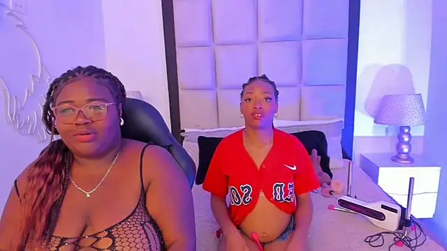 Snapshot of ElisabettaMonroy chatting on December 18, 2025, 4:02 pm ElisabettaMonroy online show from December 18, 2025, 4:02 pm