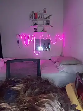 SoftLady S33 online show from April 10, 2026, 7:18 pm