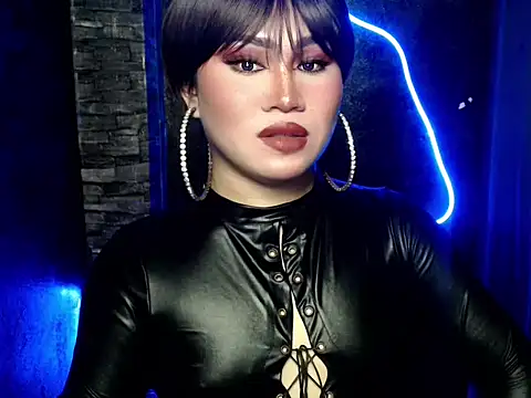 pretty lassy online show from October 17, 2025, 6:49 am