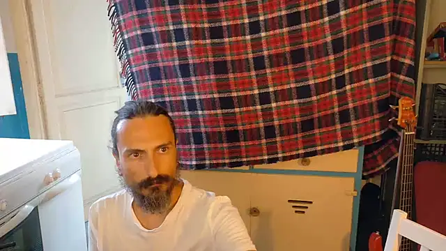 Snapshot of Mrkurt86 chatting on July 9, 2026, 4:33 pm Mrkurt86 online show from July 9, 2026, 4:33 pm