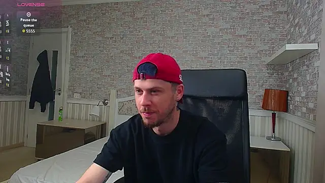 Snapshot of JonahShaw chatting on May 17, 2026, 4:32 am JonahShaw online show from May 17, 2026, 4:32 am
