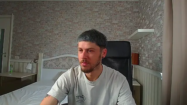 Snapshot of JonahShaw chatting on June 1, 2026, 4:14 am JonahShaw online show from June 1, 2026, 4:14 am