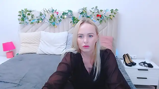 LiluMoon   online show from April 21, 2026, 4:01 pm