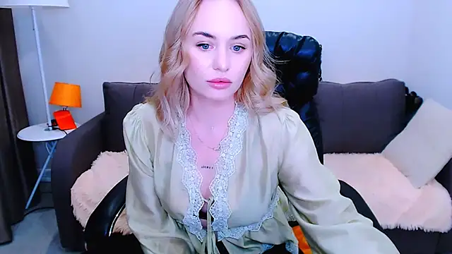 LiluMoon   online show from June 26, 2026, 11:14 am