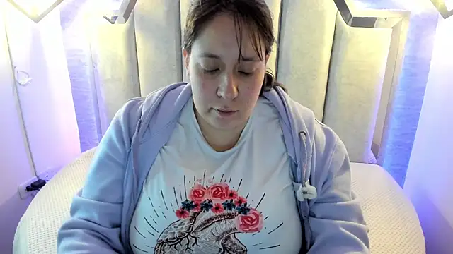  Emily rosee  online show from September 16, 2025, 11:11 am