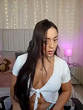 AriadnaTaylor online show from April 24, 2026, 6:43 pm