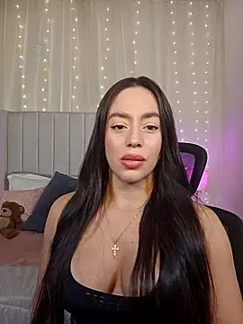 Snapshot of AriadnaTaylor chatting on June 9, 2026, 5:57 pm AriadnaTaylor online show from June 9, 2026, 5:57 pm