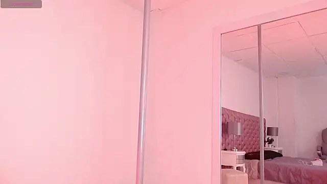 Coralgh  online show from September 23, 2025, 8:23 pm