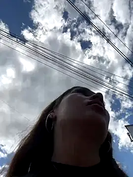 Isa Villamarin online show from September 10, 2025, 3:01 pm