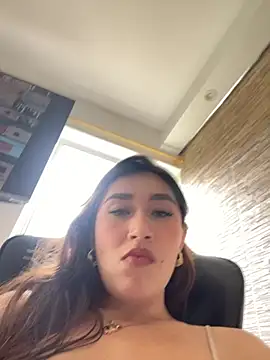 Isa Villamarin online show from September 18, 2025, 3:25 pm