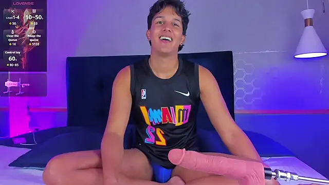 Leo Savage  online show from September 27, 2025, 4:17 am