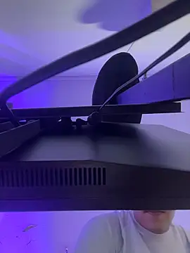 Leo Savage  online show from March 21, 2026, 3:22 am