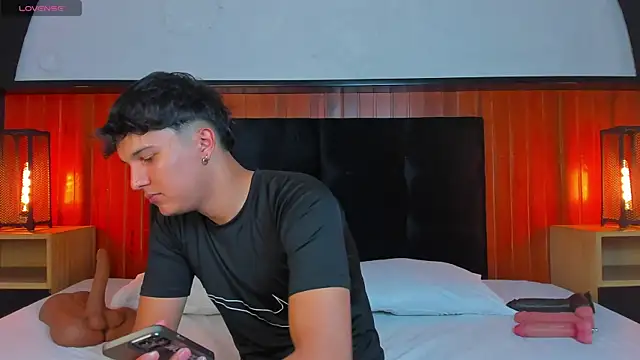 Leo Savage  online show from April 21, 2026, 3:46 am