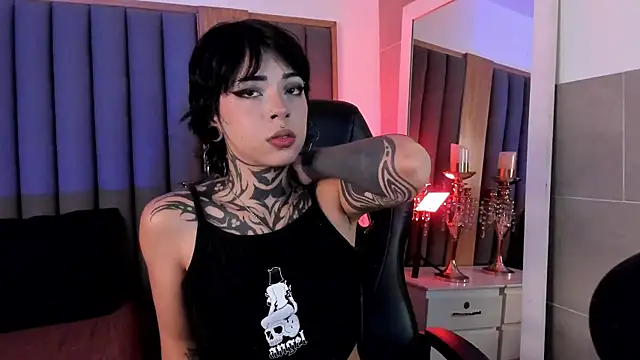 misstomie  online show from February 10, 2026, 3:27 pm