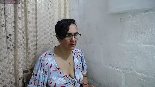 gabbyparker  online show from September 22, 2025, 8:49 am