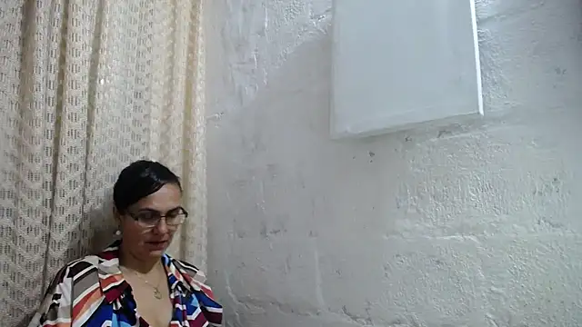 gabbyparker  online show from October 18, 2025, 10:27 am