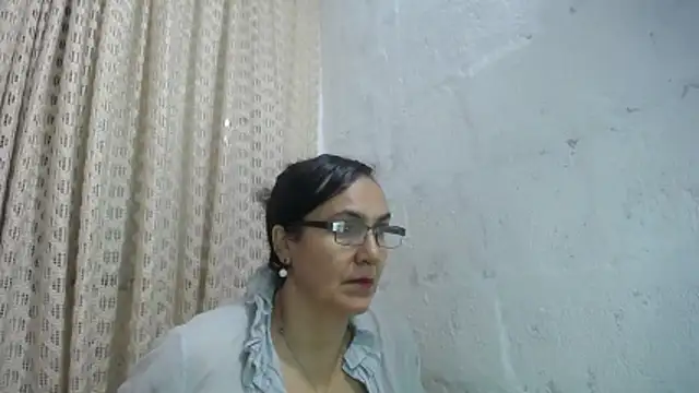 gabbyparker  online show from March 10, 2026, 10:09 am