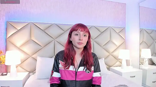 dafnne hall online show from September 9, 2025, 4:34 am