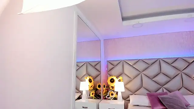 dafnne hall online show from October 9, 2025, 4:21 am