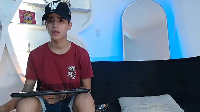 THREE GUYS HOT online show from September 12, 2025, 7:58 pm