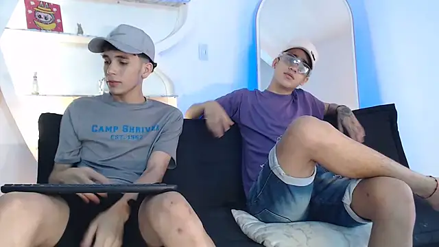 THREE GUYS HOT online show from September 14, 2025, 7:35 pm