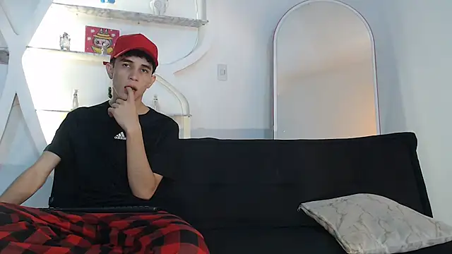 THREE GUYS HOT online show from October 4, 2025, 7:34 pm