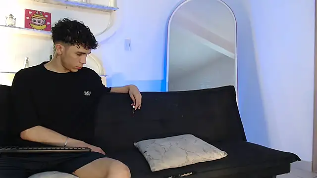 THREE GUYS HOT online show from November 2, 2025, 7:27 pm