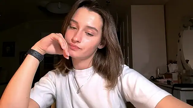 DarlineBrustera online show from November 25, 2025, 2:50 pm