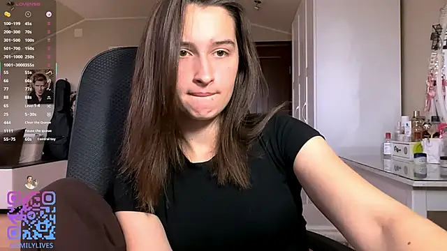 DarlineBrustera online show from April 21, 2026, 2:23 pm