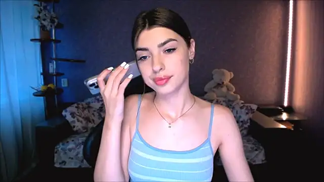 Dianaa Lee0 online show from August 3, 2026, 2:11 pm