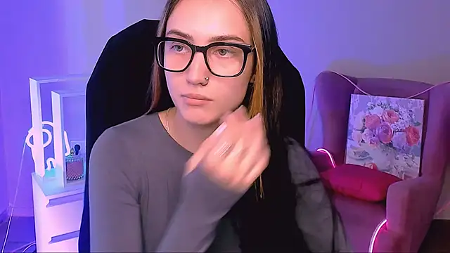 Snapshot of olivianorton chatting on September 9, 2025, 9:53 am olivianorton online show from September 9, 2025, 9:53 am