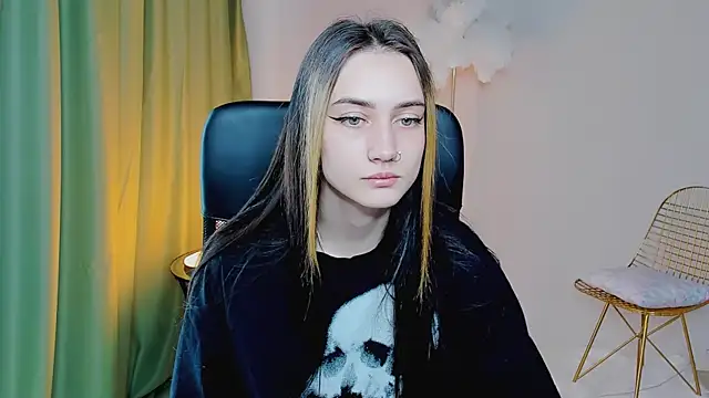 Snapshot of olivianorton chatting on September 17, 2025, 1:02 pm olivianorton online show from September 17, 2025, 1:02 pm