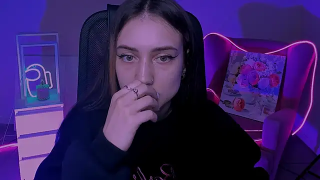 Snapshot of olivianorton chatting on October 11, 2025, 12:26 pm olivianorton online show from October 11, 2025, 12:26 pm