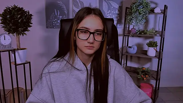 Snapshot of olivianorton chatting on October 12, 2025, 3:11 pm olivianorton online show from October 12, 2025, 3:11 pm