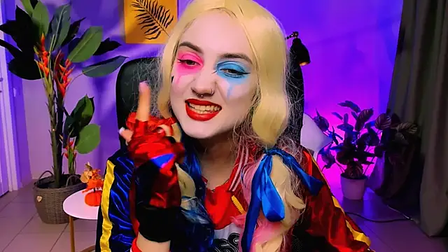 Snapshot of olivianorton chatting on October 31, 2025, 3:02 pm olivianorton online show from October 31, 2025, 3:02 pm