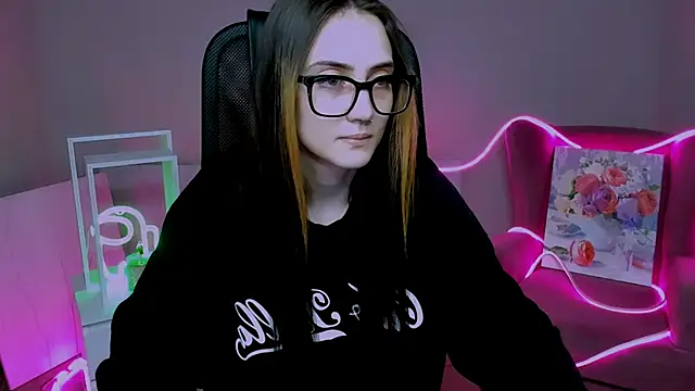 Snapshot of olivianorton chatting on November 25, 2025, 3:12 pm olivianorton online show from November 25, 2025, 3:12 pm