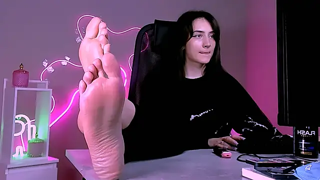 Snapshot of olivianorton chatting on February 24, 2026, 2:59 pm olivianorton online show from February 24, 2026, 2:59 pm