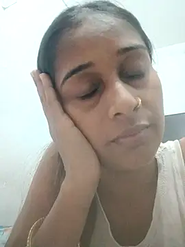 hotshreya69 online show from September 28, 2025, 8:14 pm