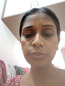 hotshreya69 online show from October 28, 2025, 7:45 am