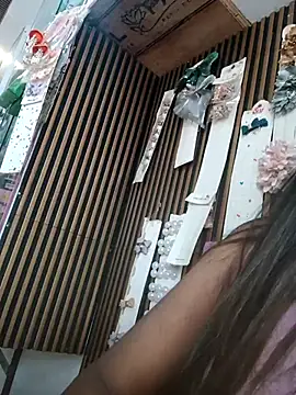 hotshreya69 online show from November 5, 2025, 9:09 am