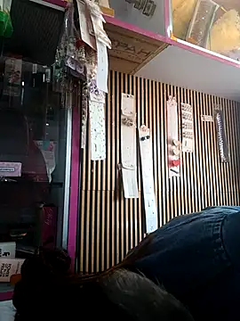 hotshreya69 online show from November 27, 2025, 7:54 am