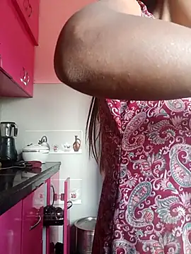 hotshreya69 online show from December 3, 2025, 4:53 am