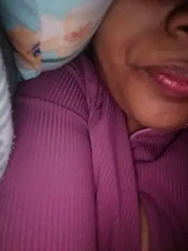 hotshreya69 online show from December 3, 2025, 5:55 pm