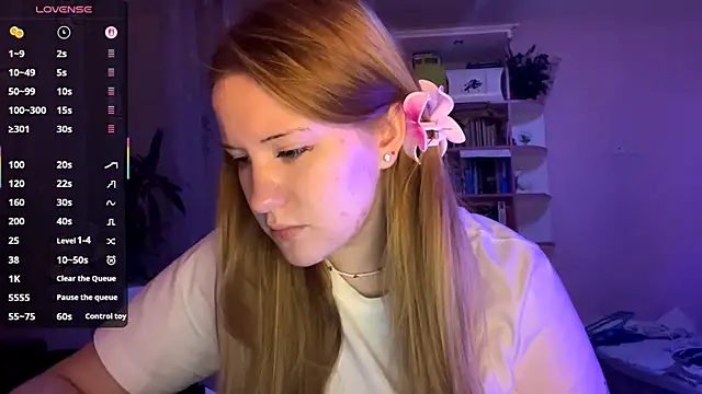 PandaFluff online show from September 15, 2025, 4:51 pm