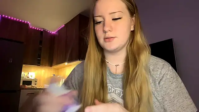 PandaFluff online show from April 23, 2026, 7:27 pm