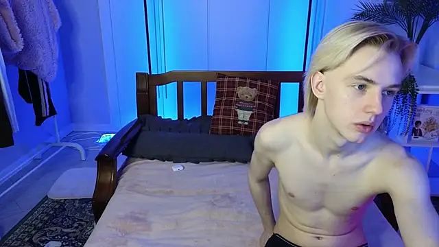 saintlauren1 online show from November 29, 2025, 7:17 pm